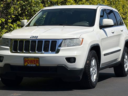 Used 2011 Jeep Grand Cherokee Laredo AWD/4WD image 8