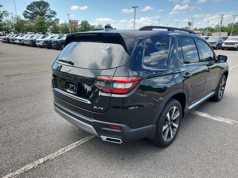 Used 2024 Honda Pilot Elite image 3