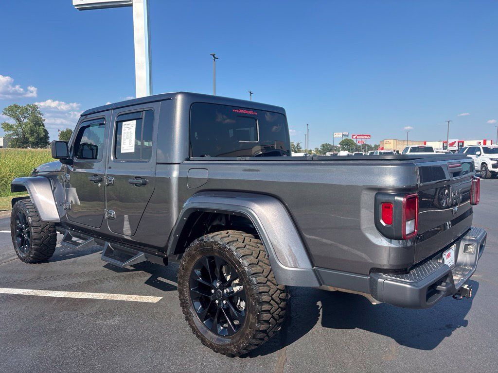 Used 2025 Jeep Gladiator Sport AWD/4WD image 4
