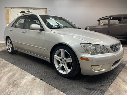 Used 2001 Lexus IS 300 image 3