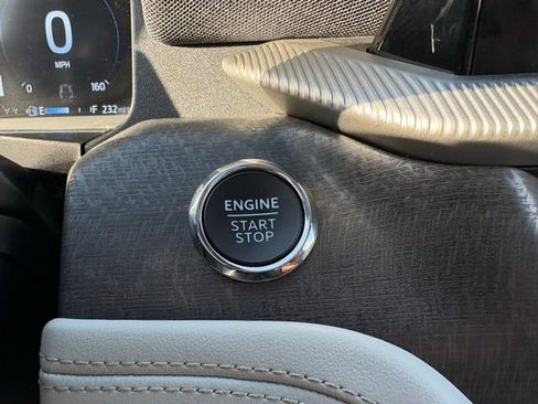 Used 2025 Ford Explorer Platinum w/ Ultimate Package image 33