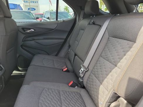 Used 2021 Chevrolet Equinox LT AWD/4WD image 18