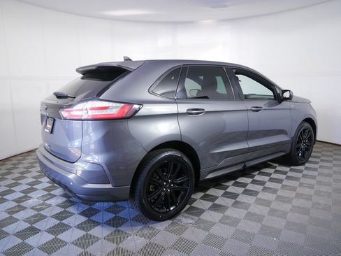 Certified 2022 Ford Edge ST-Line w/ Cold Weather Package AWD/4WD image 8