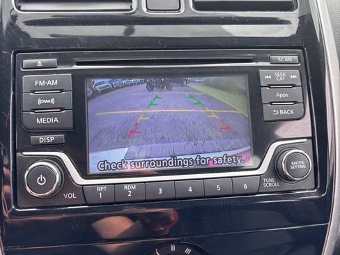 Used 2015 Nissan Versa Note FWD image 18