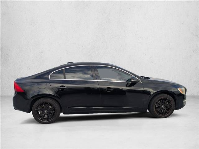 Used 2017 Volvo S60 T5 Inscription Platinum FWD image 4