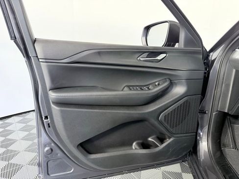 New 2025 Jeep Grand Cherokee L Laredo image 9