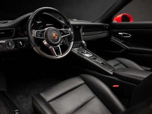 Used 2019 Porsche 911 Targa 4 GTS AWD/4WD image 2