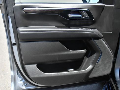 Used 2025 Chevrolet Tahoe LT AWD/4WD image 12