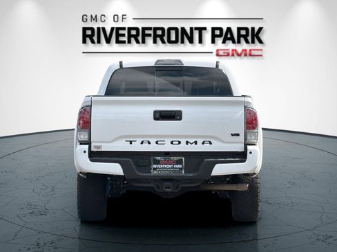 Used 2023 Toyota Tacoma TRD Sport w/ Technology Package AWD/4WD image 4