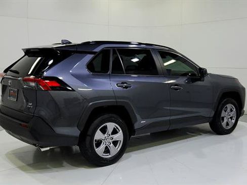 Used 2025 Toyota RAV4 LE AWD/4WD image 8