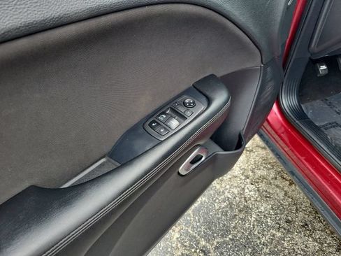 Used 2020 Dodge Challenger SXT RWD image 9