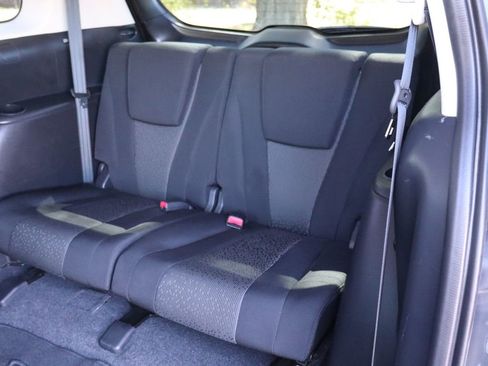 Used 2012 MAZDA MAZDA5 Touring w/ Moonroof & Audio Pkg image 21