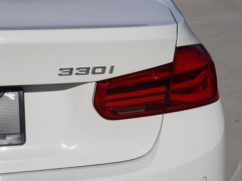 Used 2017 BMW 330i Sedan image 9