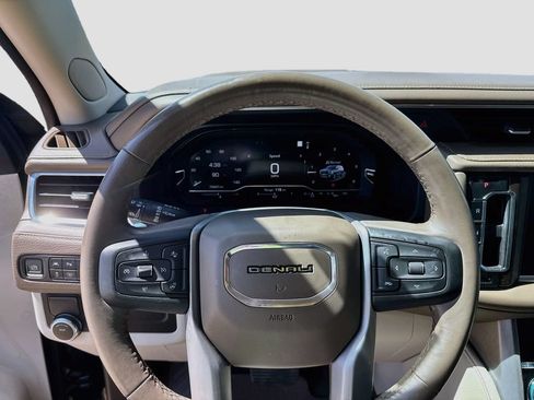 Used 2022 GMC Yukon Denali RWD image 14