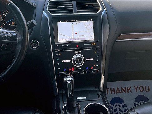 Used 2018 Ford Explorer Platinum image 6