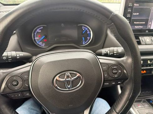 Used 2020 Toyota RAV4 XSE AWD/4WD image 17