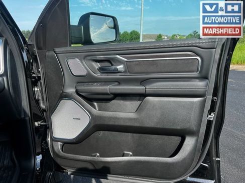 Used 2025 RAM 1500 Laramie AWD/4WD image 12