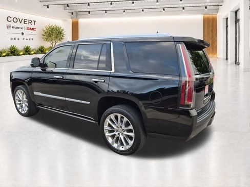 Used 2020 Cadillac Escalade Premium Luxury RWD image 10