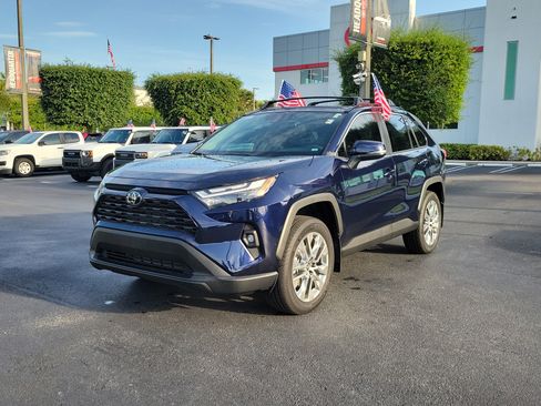 Used 2025 Toyota RAV4 XLE Premium w/ Weather Package AWD/4WD image 5