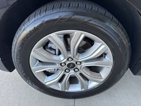 Certified 2023 Ford Edge Titanium AWD/4WD image 18