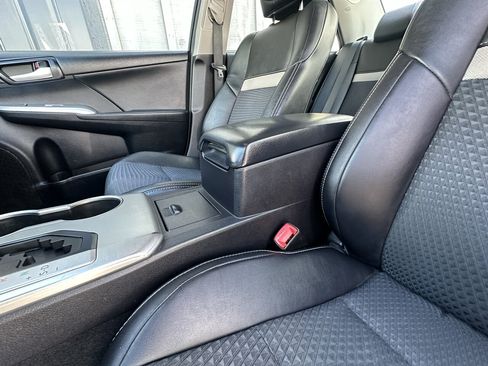 Used 2014 Toyota Camry SE FWD image 48