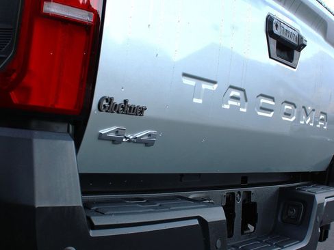 Used 2024 Toyota Tacoma SR image 13