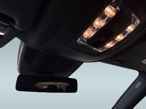 Used 2024 Mercedes-Benz GLS 450 4MATIC image 17