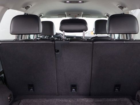 Used 2024 Volkswagen Tiguan SE image 28