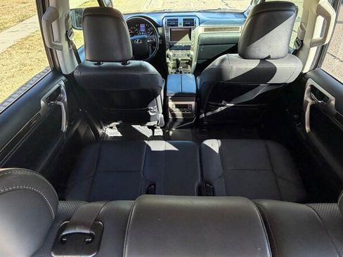 Used 2015 Lexus GX 460 w/ Comfort Package AWD/4WD image 16