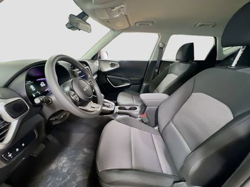 New 2025 Kia Soul LX image 19