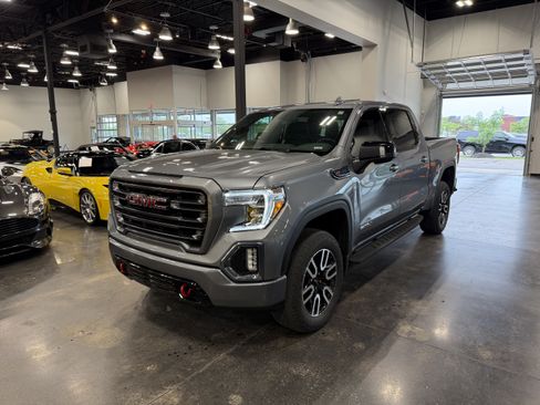 Used 2022 GMC Sierra 1500 AT4 w/ AT4 Preferred Package AWD/4WD image 4