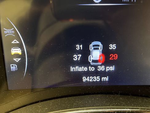 Used 2019 Jeep Grand Cherokee Laredo AWD/4WD image 13
