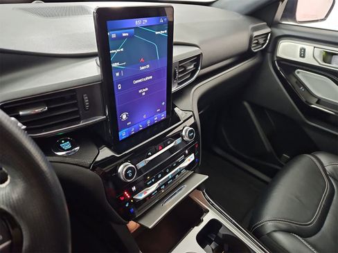 Used 2021 Ford Explorer ST w/ Premium Technology Package image 29