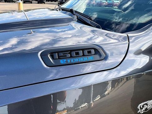 New 2026 RAM 1500 4x4 Crew Cab image 12