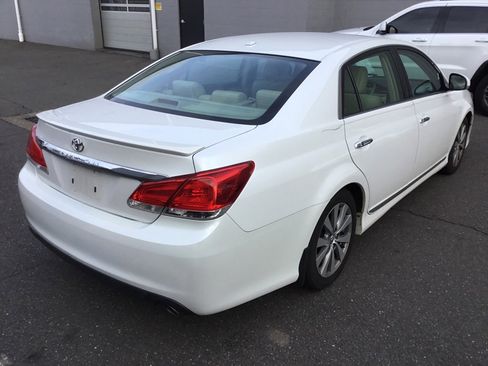 Used 2011 Toyota Avalon Limited image 5