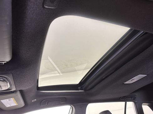 Used 2024 Toyota Corolla Cross AWD Hybrid w/ Convenience Package image 35