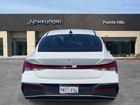 Certified 2024 Hyundai Elantra SEL FWD image 5