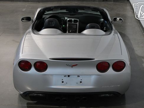 Used 2005 Chevrolet Corvette w/ Preferred Equipment Group image 18