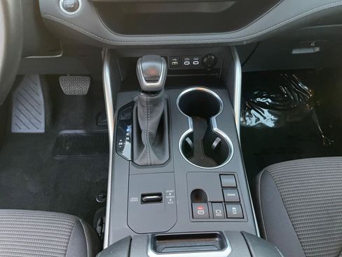 Used 2025 Toyota Highlander LE image 43