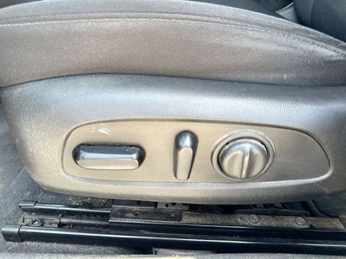 Used 2016 Chevrolet Malibu LT FWD image 12