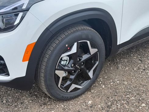 New 2026 Kia Seltos EX FWD image 9