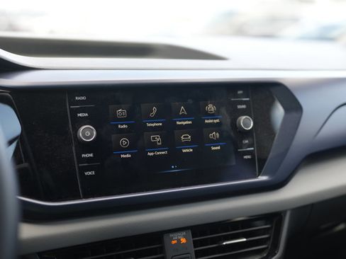 Used 2022 Volkswagen Taos SE AWD/4WD image 14