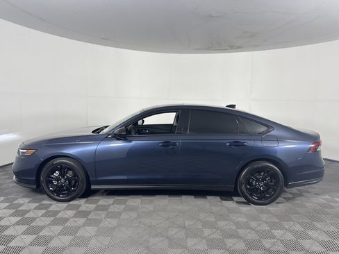 Certified 2025 Honda Accord SE image 7