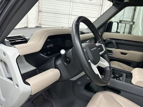 Used 2022 Land Rover Defender 110 SE image 9