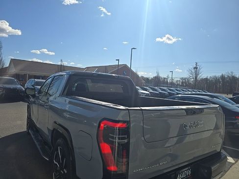 Used 2025 GMC Sierra EV Denali image 6