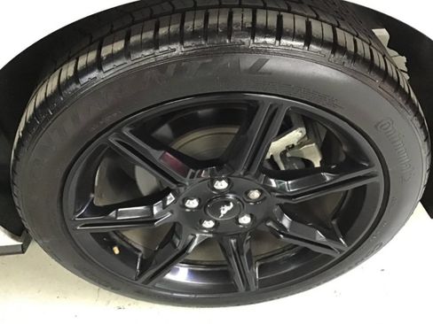 Used 2018 Ford Mustang Coupe RWD image 9