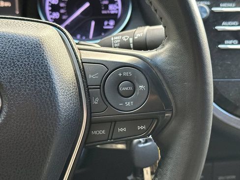 Used 2018 Toyota Camry SE FWD image 25