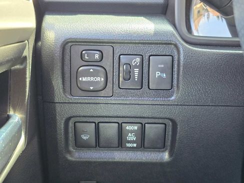 Used 2018 Toyota 4Runner Limited AWD/4WD image 34