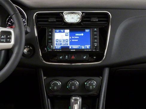 Used 2013 Chrysler 200 LX FWD image 8