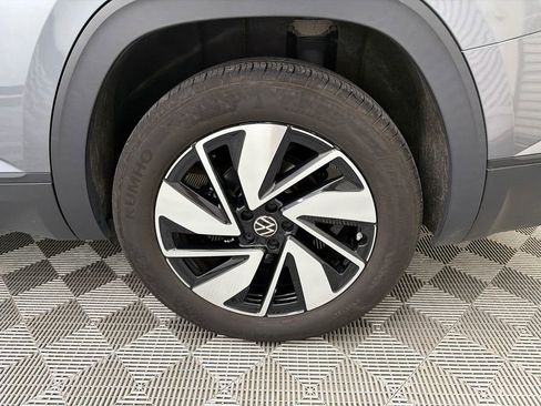 Used 2024 Volkswagen Atlas SE image 21